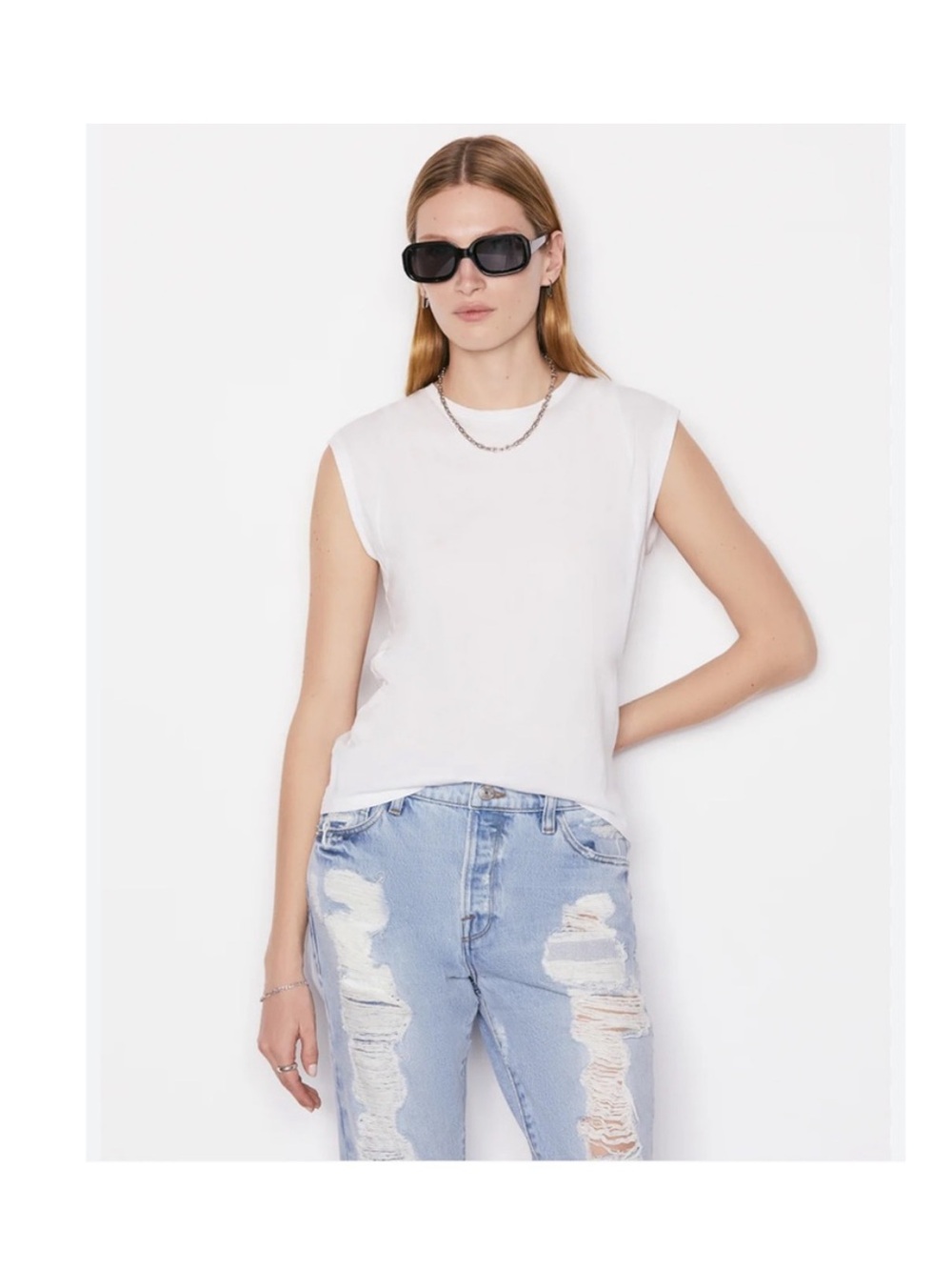 FRAME Le Mid Rise Muscle Tee in White. Small